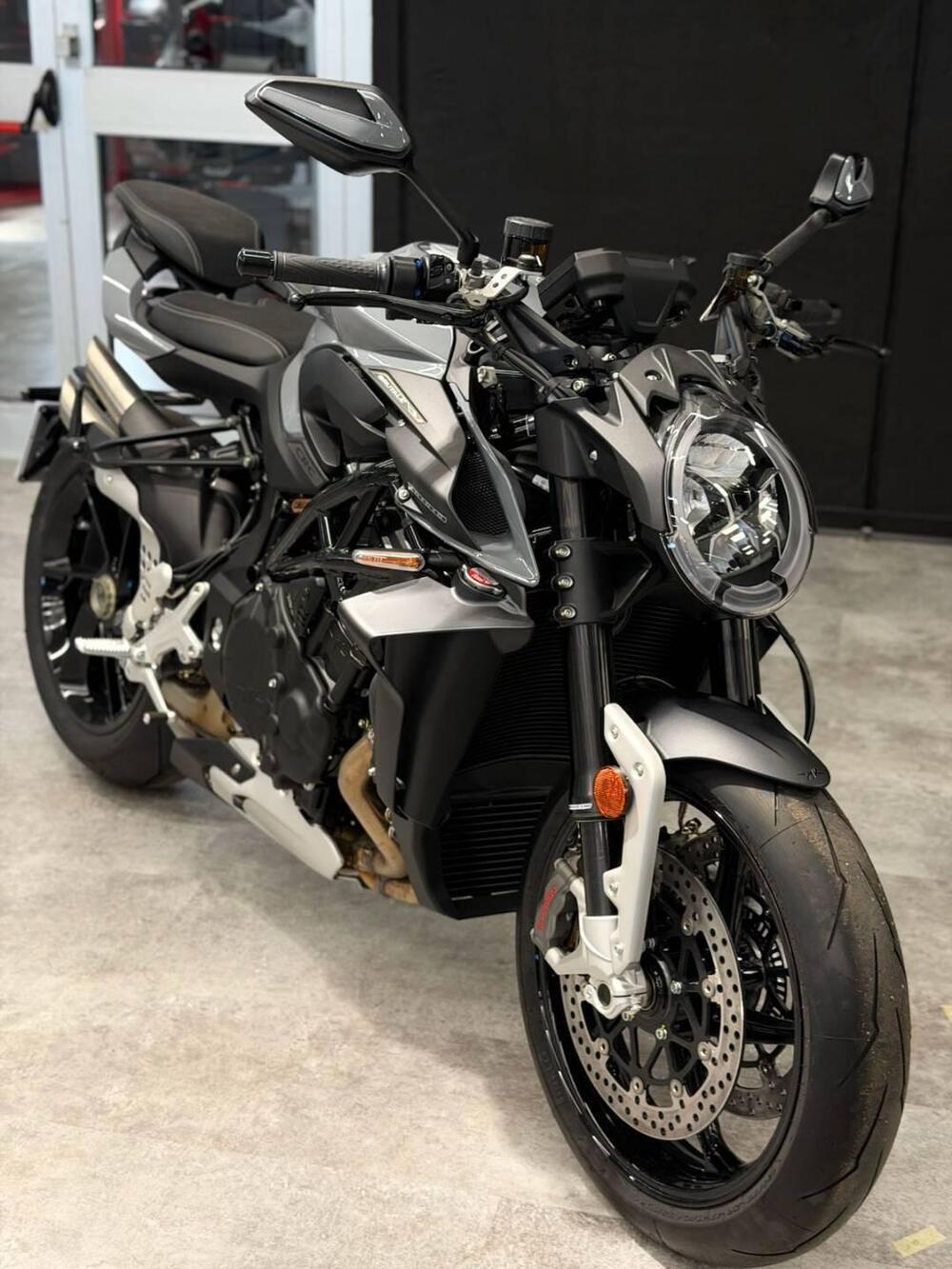 MV Agusta Brutale 1000 RS (2022 - 26) (4)