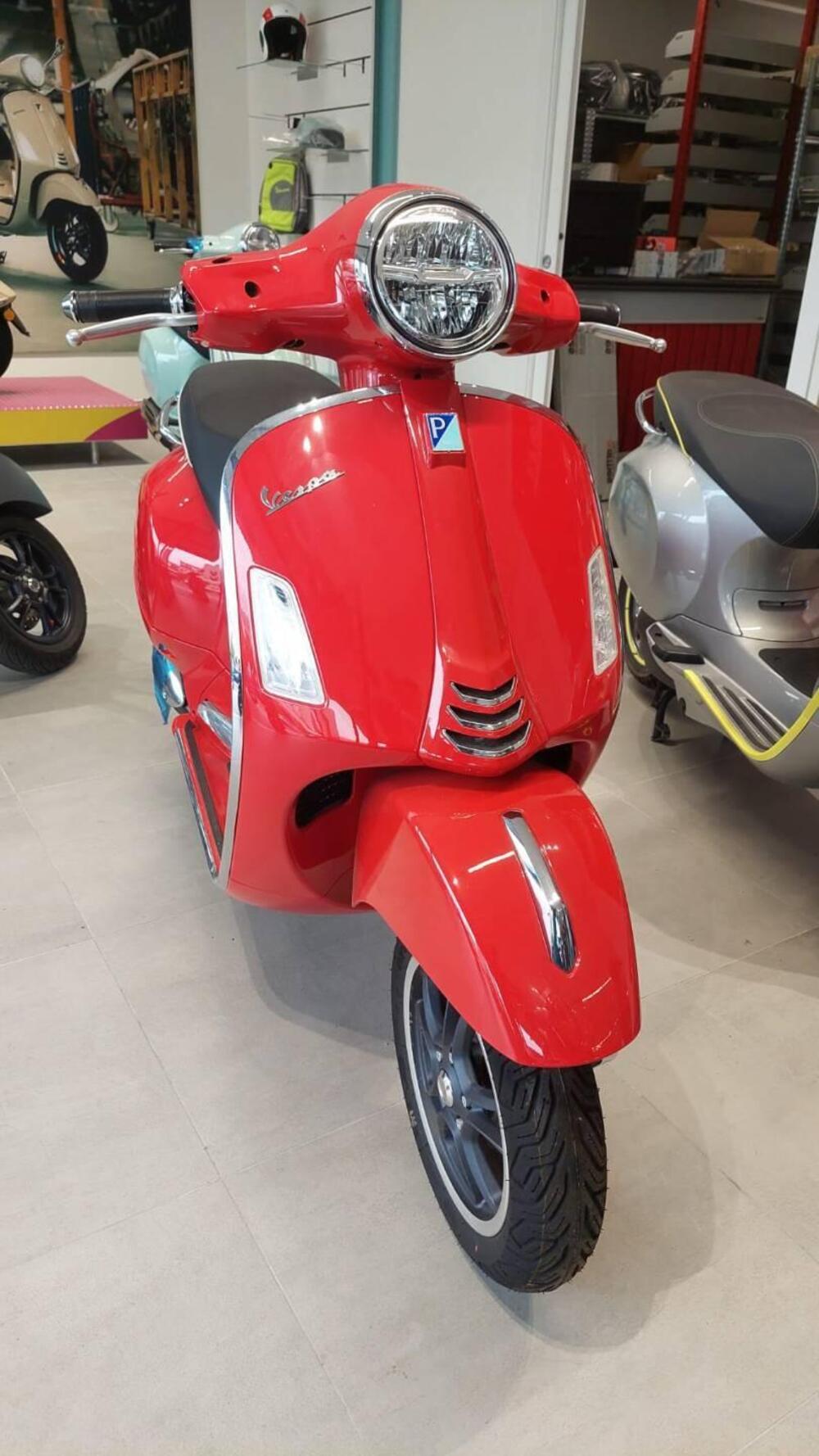 Vespa GTS 300 Super (2023 - 24) (2)