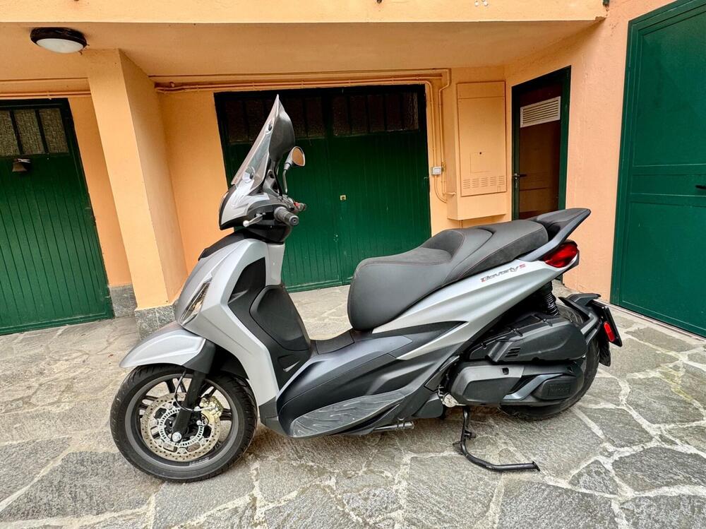 Piaggio Beverly 400 S ABS-ASR (2021 - 24) (2)
