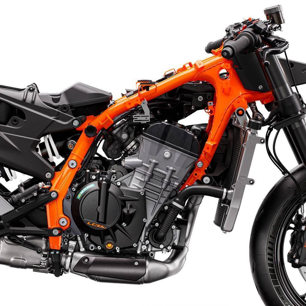 KTM 990 RC R (2026) (10)