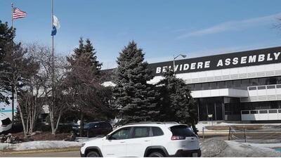 C&rsquo;&egrave; chi investe 13 miliardi e crea 5.000 posti di lavoro e chi ferma la produzione della Jeep Compass: ecco cosa succede in casa Stellantis