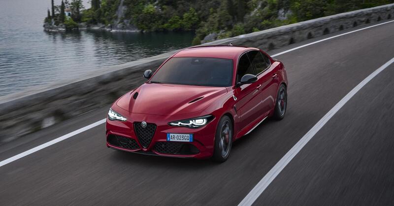 Alfa Romeo rallenta la corsa all&rsquo;elettrico: Giulia e Stelvio restano in produzione fino al 2027, in attesa delle nuove versioni ibride ed elettriche