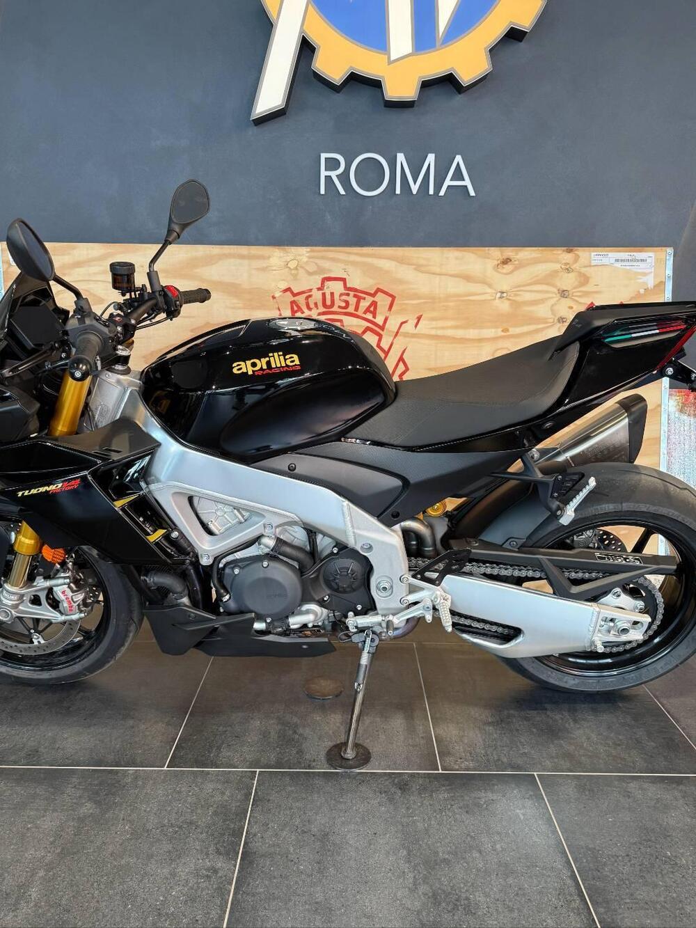 Aprilia Tuono V4 Factory (2021 - 24) (7)