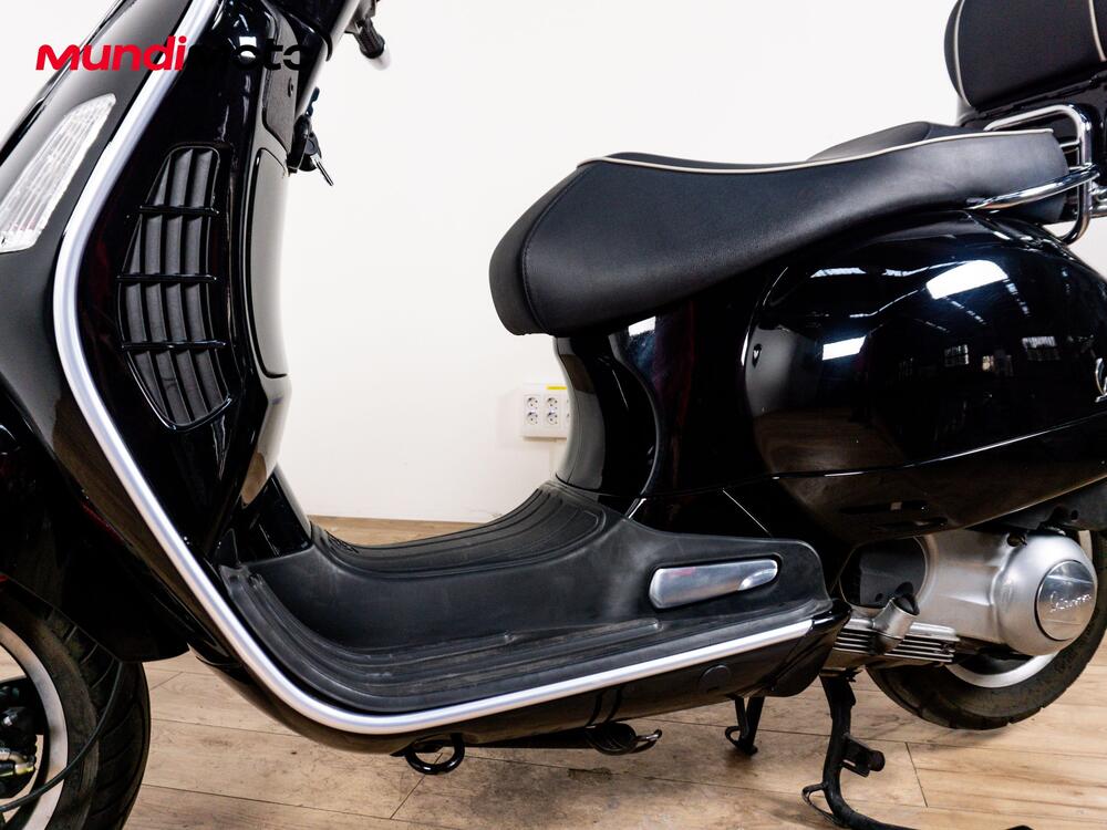 Vespa GTS 300 Hpe Touring (2019) (9)