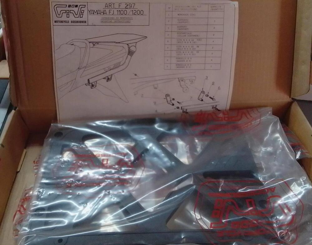 F297 Kit portapacchi YAMAHA FJ 1100/1200 Givi