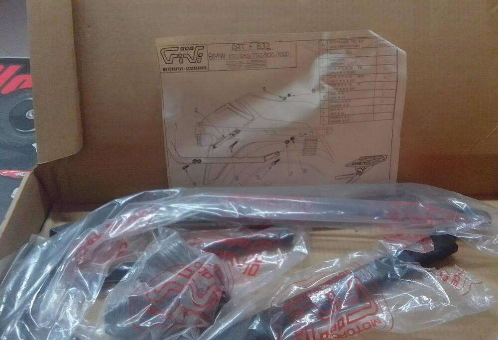 F632 Kit montaggio portapacchi BMW Givi
