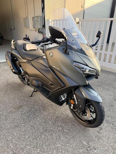 Yamaha T-Max 560 Tech Max (2025) usata