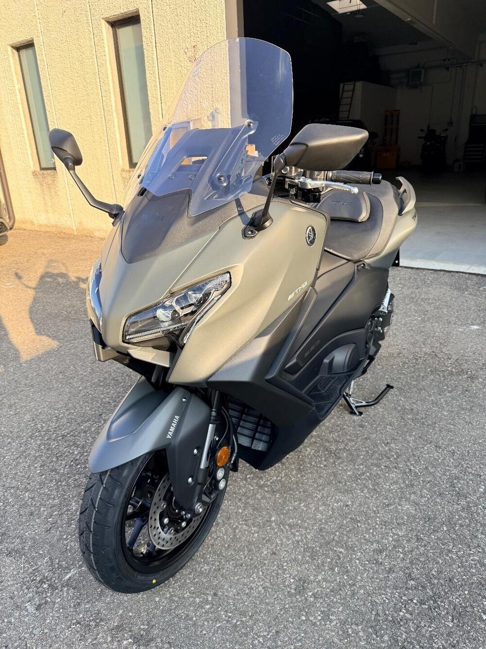 Yamaha T-Max 560 Tech Max (2025 - 26) (2)