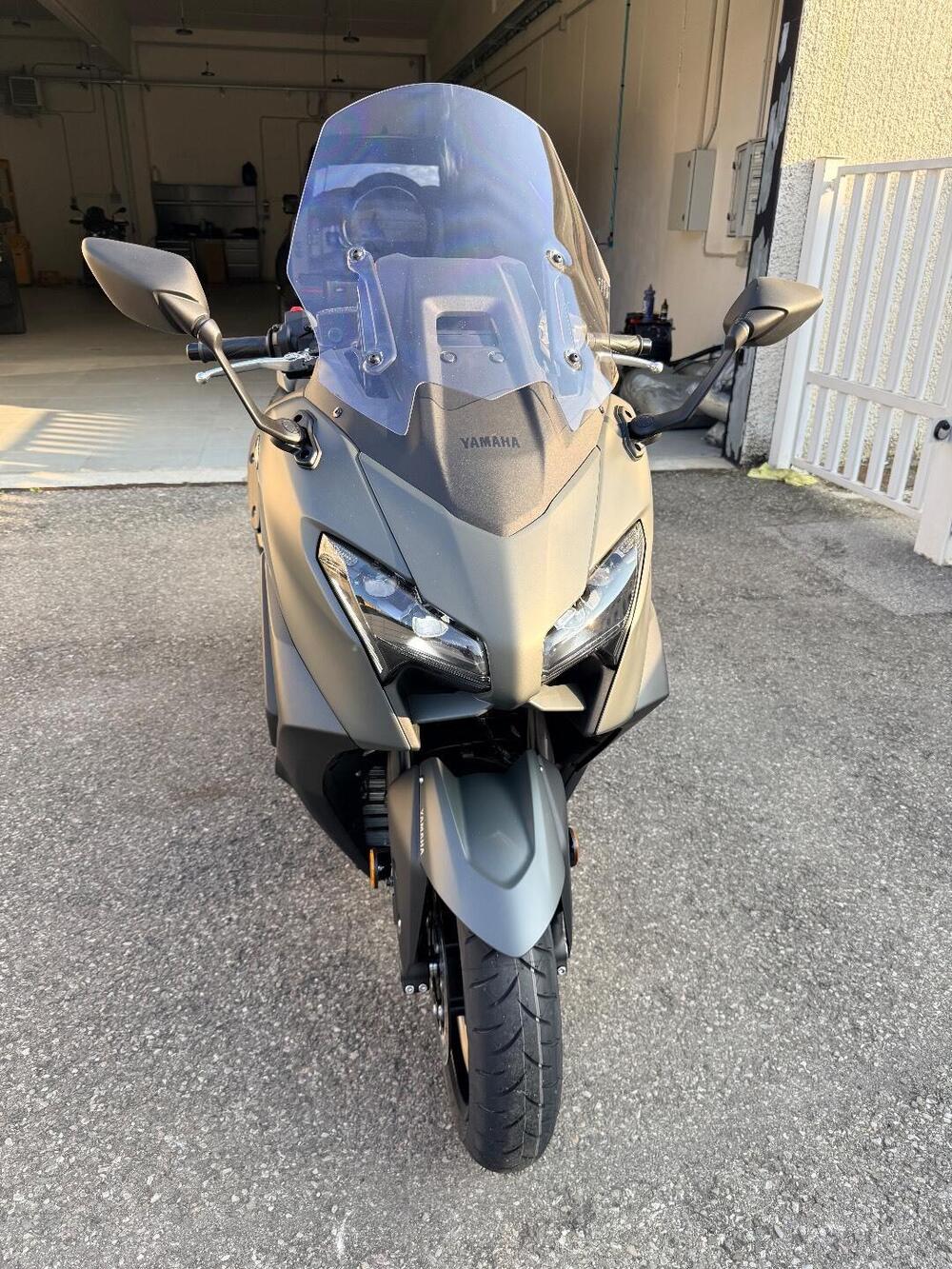 Yamaha T-Max 560 Tech Max (2025 - 26) (3)