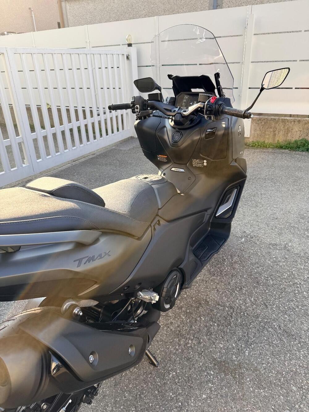 Yamaha T-Max 560 Tech Max (2025 - 26) (6)