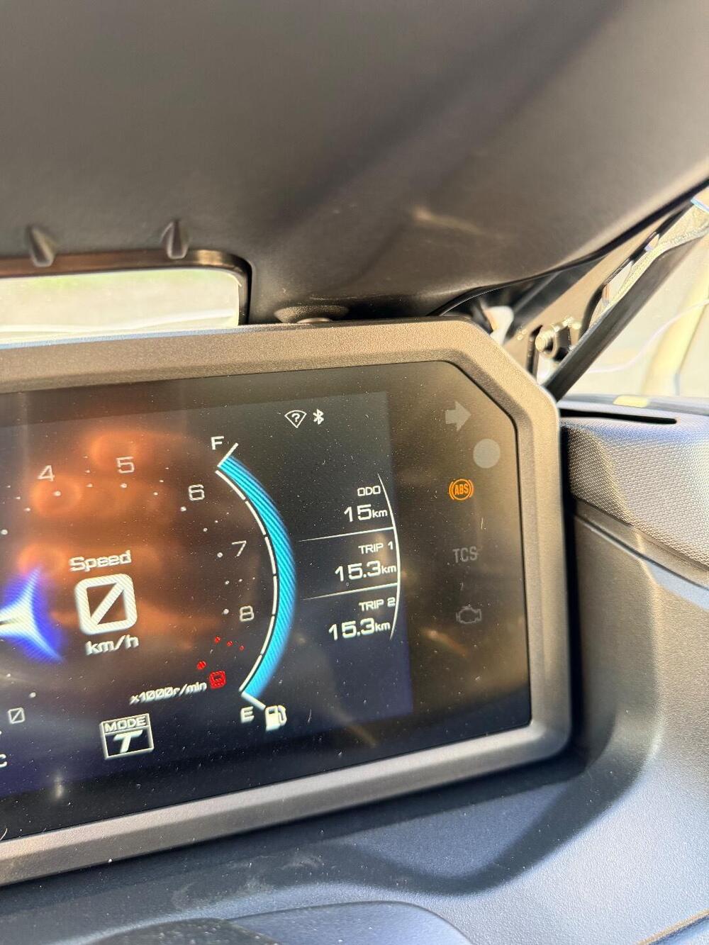 Yamaha T-Max 560 Tech Max (2025 - 26) (8)