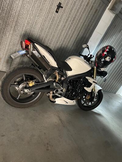 Triumph Street Triple (2007 - 12) usata