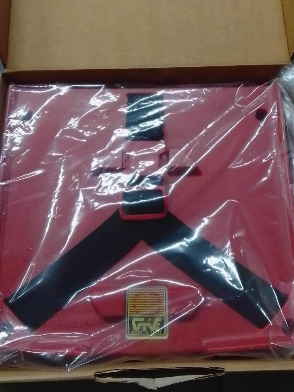 E62 Piastra porta oggetti Givi