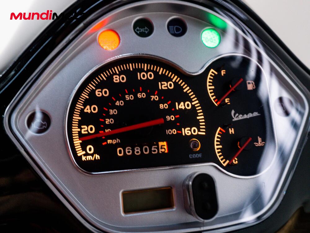 Vespa GTS 300 Hpe Touring (2019) (12)