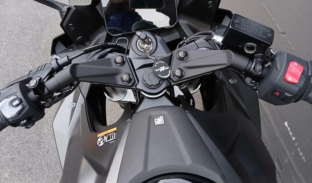 Suzuki GSX-8S Team Suzuki Edition (2024) (4)