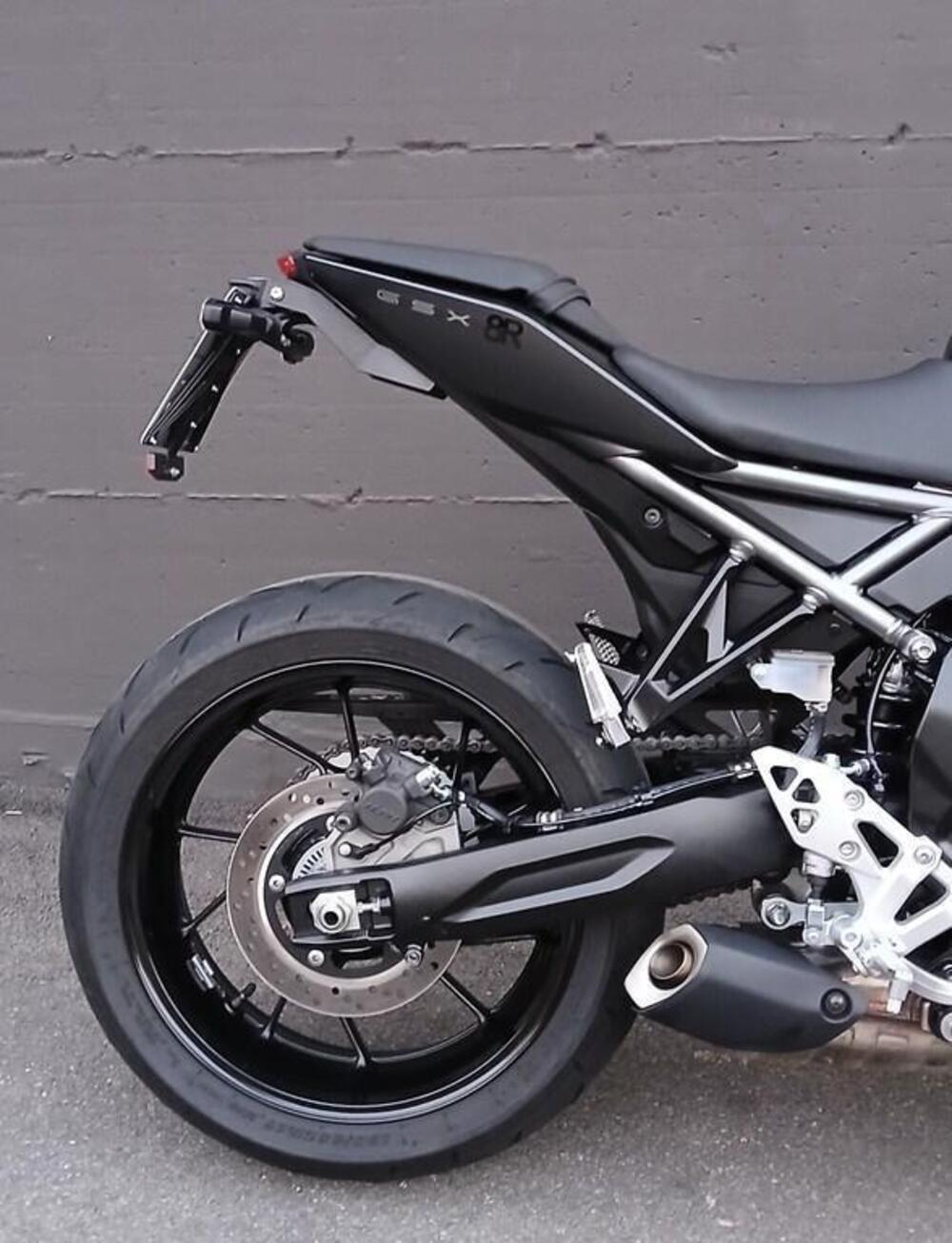 Suzuki GSX-8S Team Suzuki Edition (2024) (6)