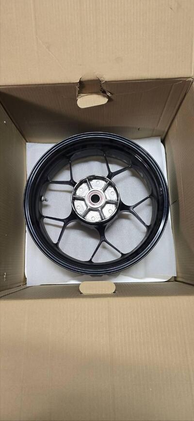 Cerchi piu dischi ant e post piu corona del cbr100 Honda