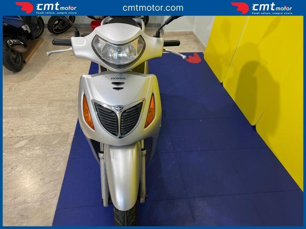 Honda SH 150 (2000 - 06) (11)