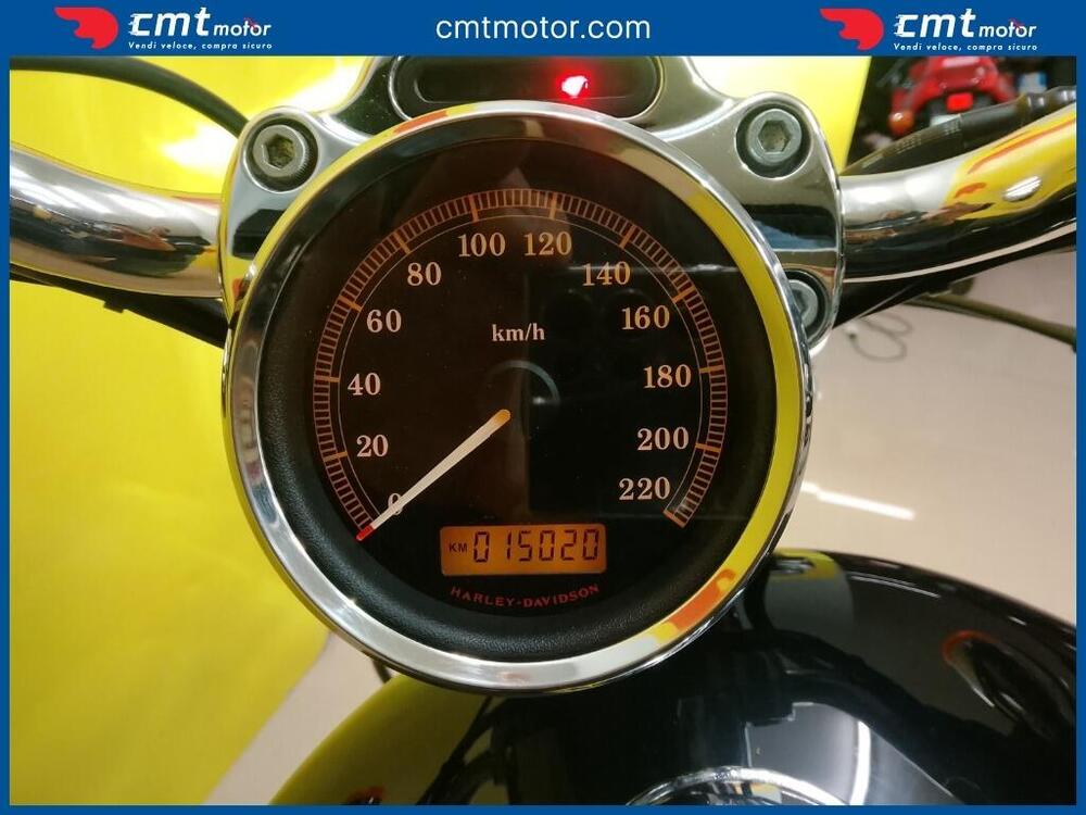 Harley-Davidson 883 Custom (2008 - 12) - XL 883C (5)