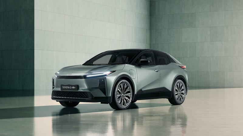 Toyota C-HR+ segna la svolta elettrica del marchio: fino a 600 km e prezzi da 25.550 euro