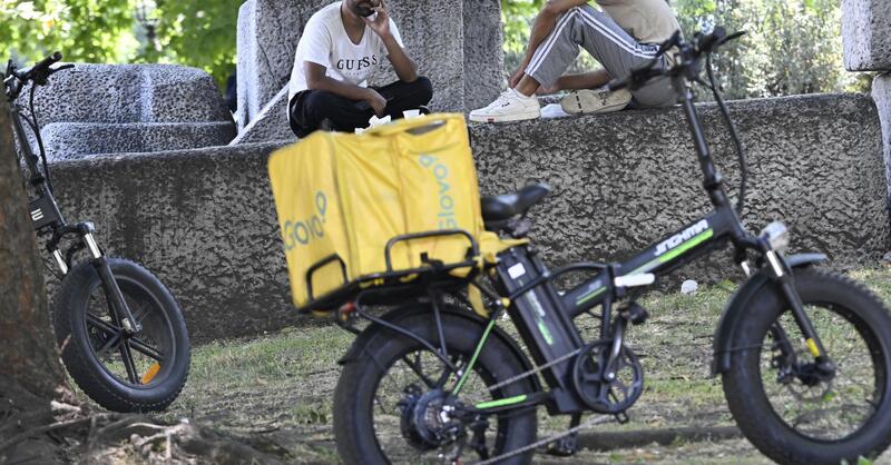 E-bike dei rider nel mirino dell&#039;ACI: &quot;Sono tutte fuorilegge e andrebbero confiscate&quot;