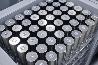 Le batterie delle auto elettriche: durata, manutenzione e miti da sfatare