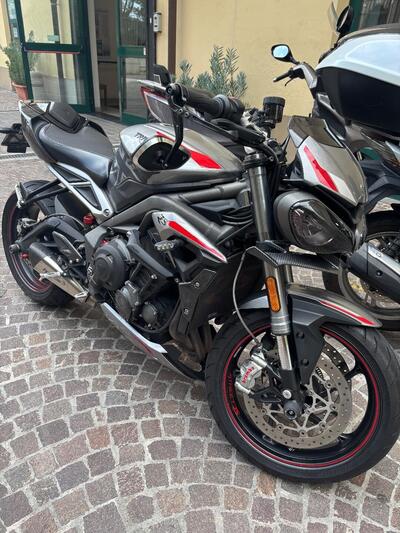 Triumph Street Triple RS (2020 - 22) usata