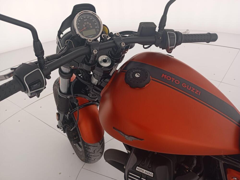 Moto Guzzi V9 Bobber Sport (2019 - 20) (8)