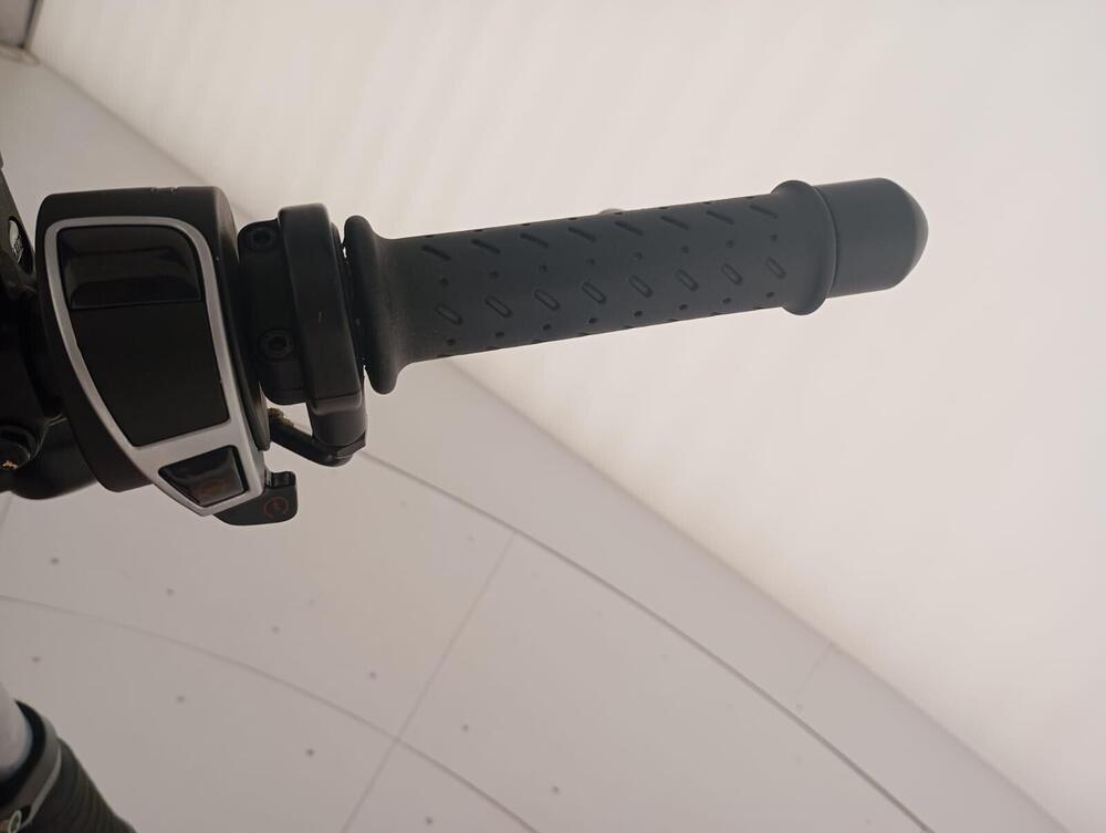 Moto Guzzi V9 Bobber Sport (2019 - 20) (10)