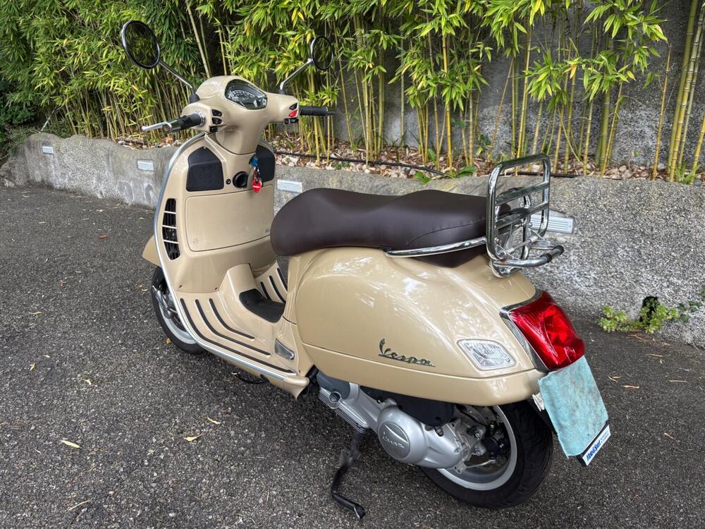 Vespa GTS 300 (2017 - 18) (4)