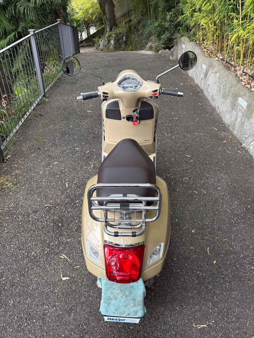 Vespa GTS 300 (2017 - 18) (5)