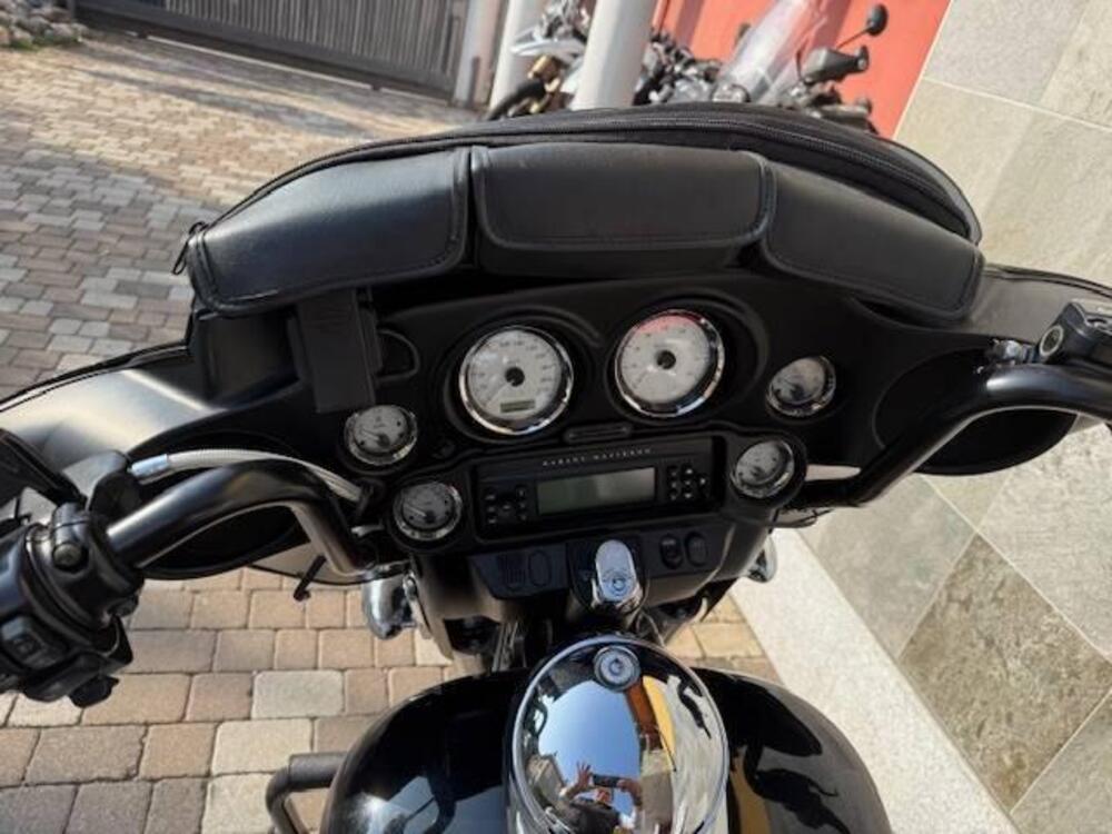 Harley-Davidson 1690 Street Glide (2011 - 13) - FLHX (14)