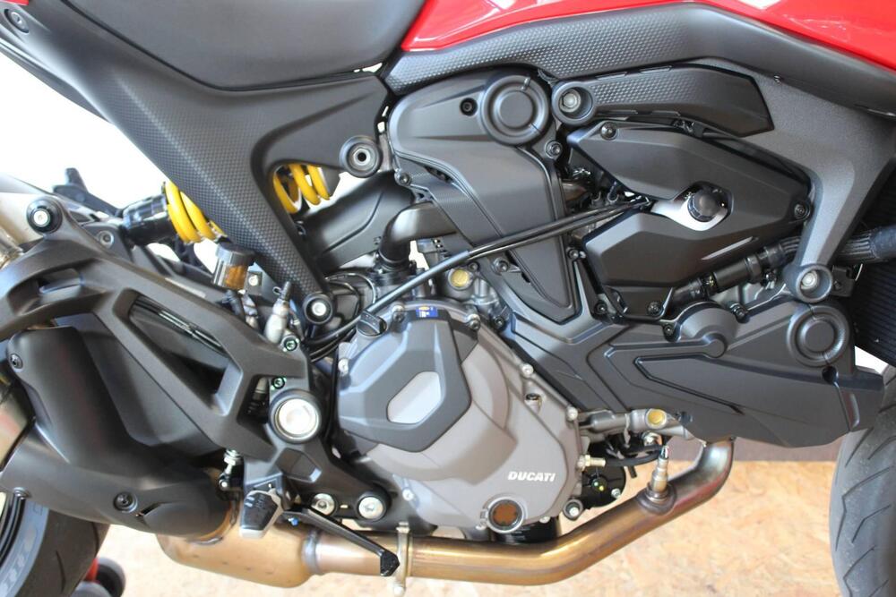 Ducati Monster 937 + (2021 - 25) (10)