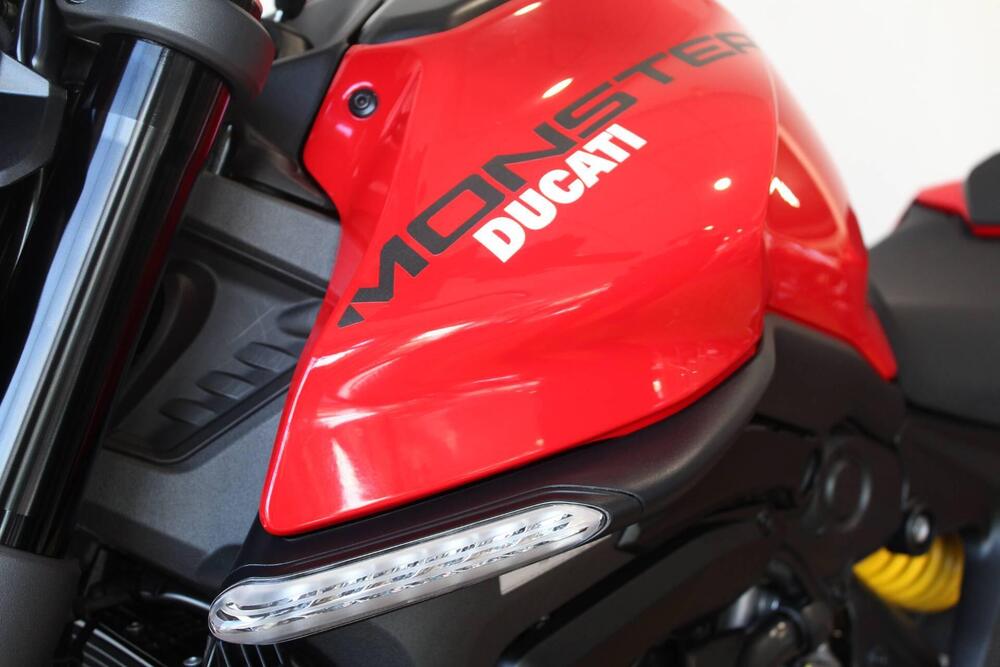 Ducati Monster 937 + (2021 - 25) (9)