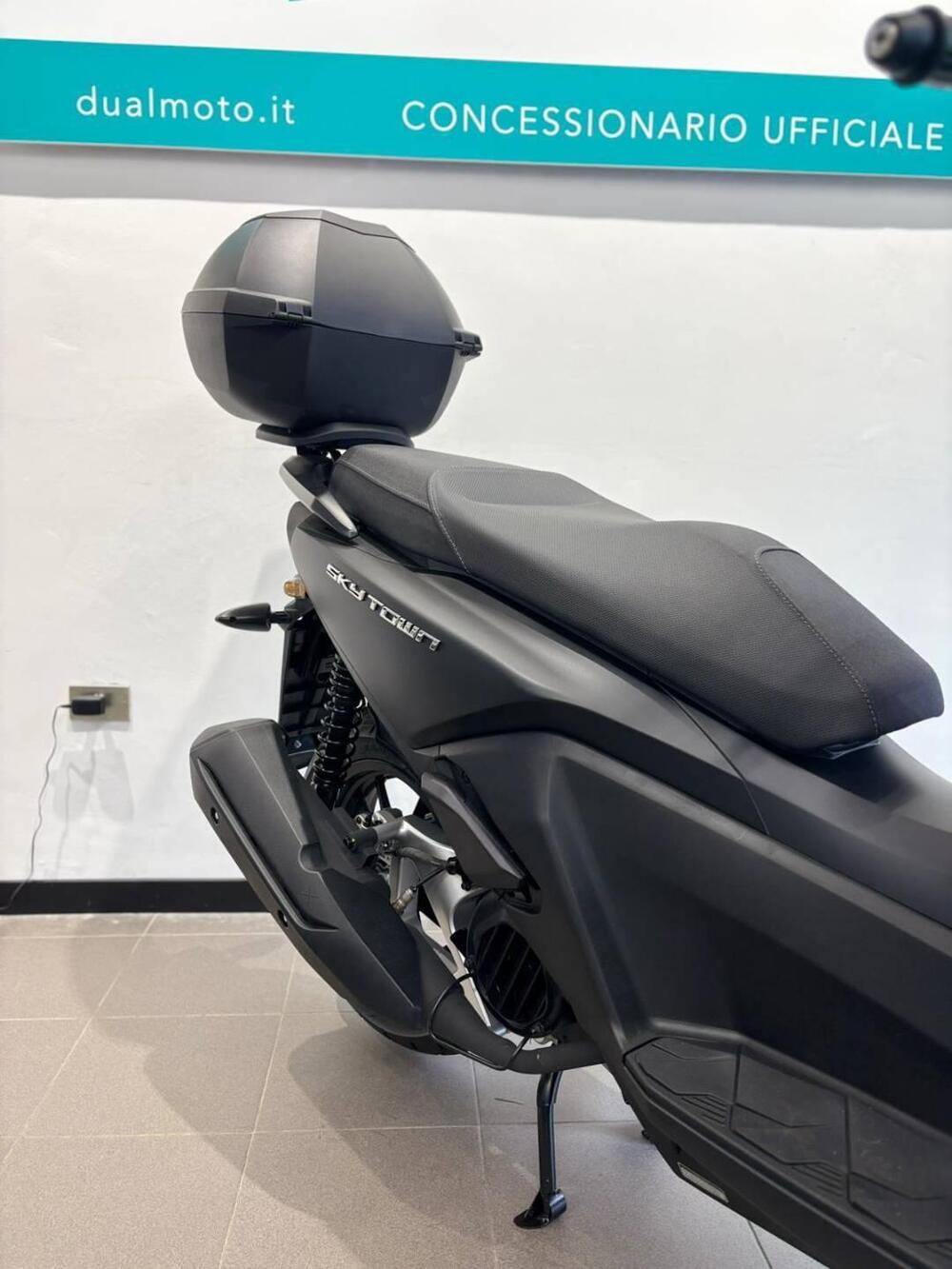 Kymco Skytown 125i (2024 - 26) (7)