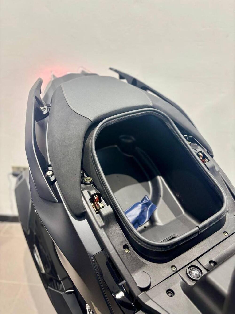 Kymco Xciting VS 400i (2023 - 26) (7)