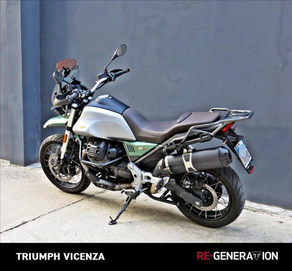 Moto Guzzi V85 TT Centenario (2021 - 22) (18)