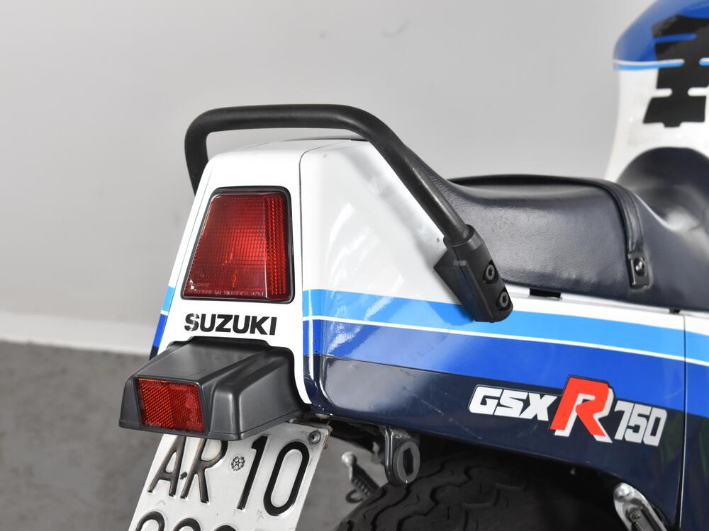 Suzuki GSX R 750 (1988 - 89) (8)
