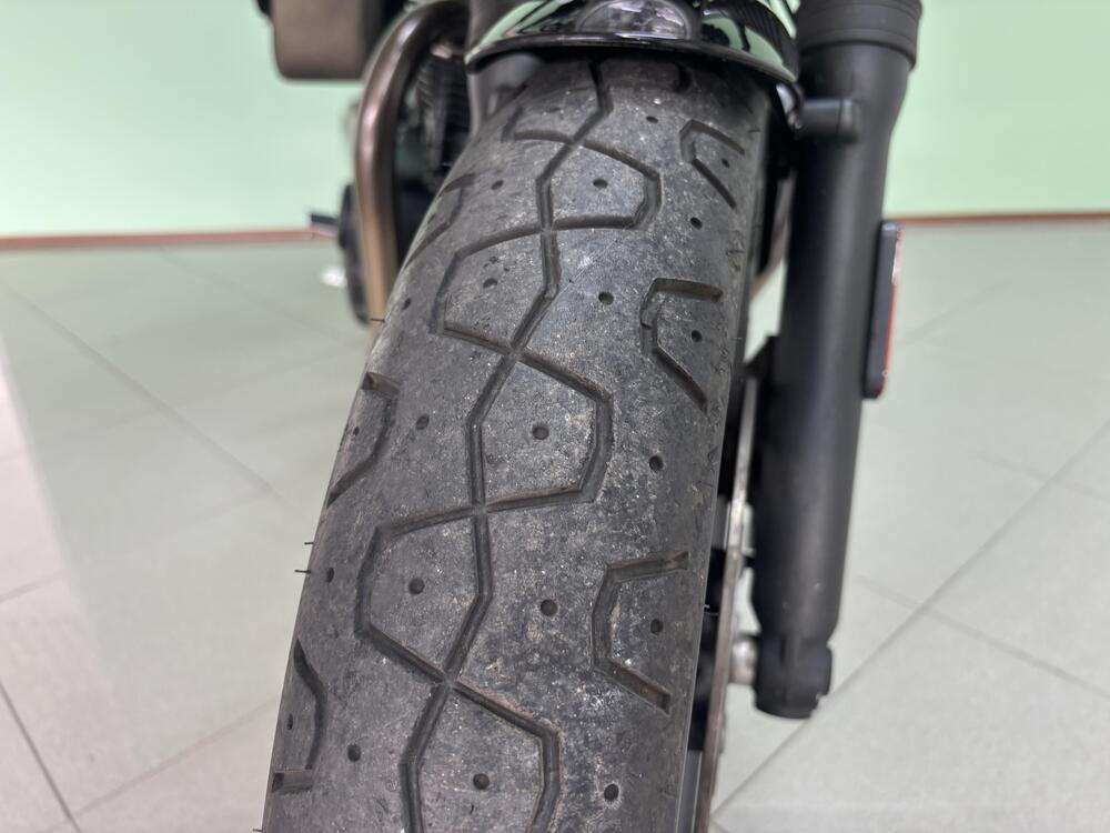 Triumph Street Twin 900 (2016) (11)