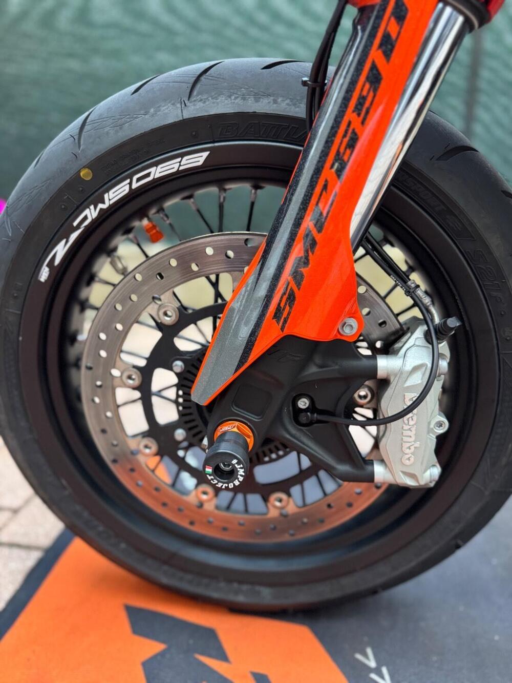 KTM 690 SMC R (2021 - 22) (16)