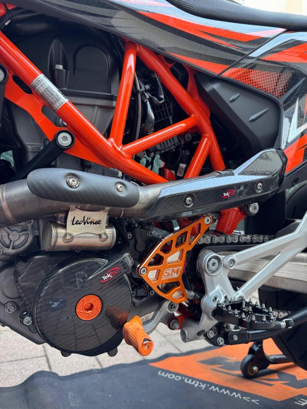 KTM 690 SMC R (2021 - 22) (17)