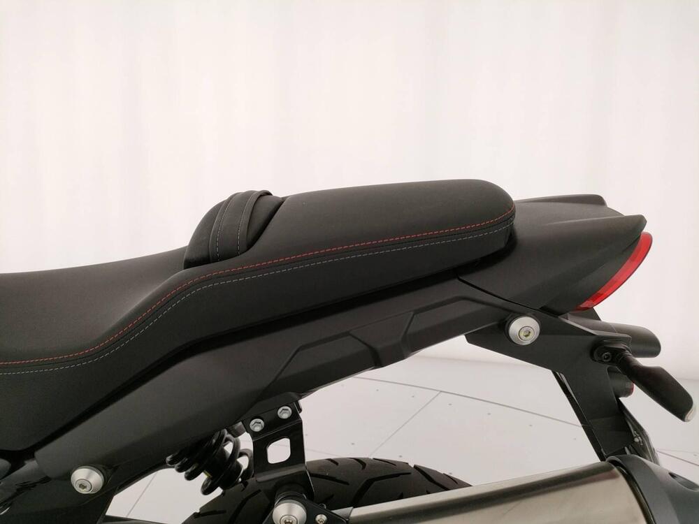 Moto Guzzi V85 Strada (2024 - 26) (11)