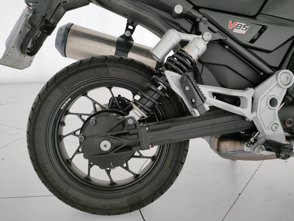 Moto Guzzi V85 Strada (2024 - 26) (10)