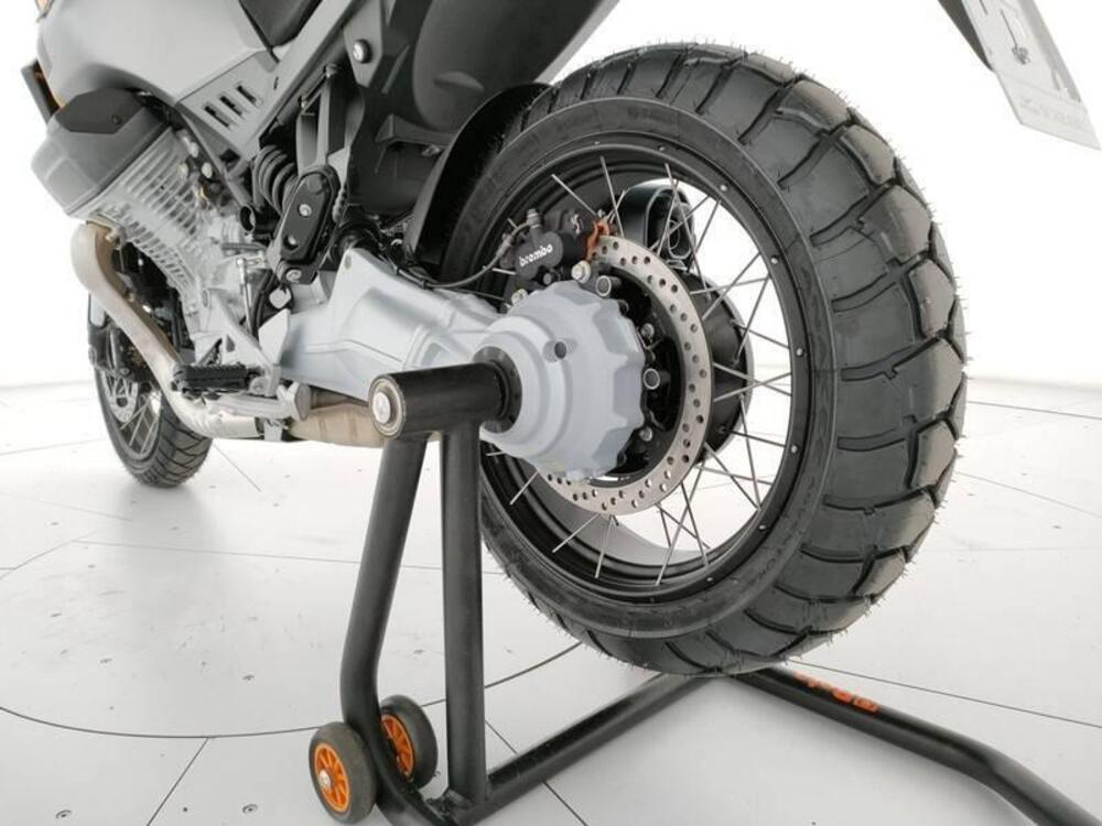 Moto Guzzi Stelvio (2024 - 26) (7)