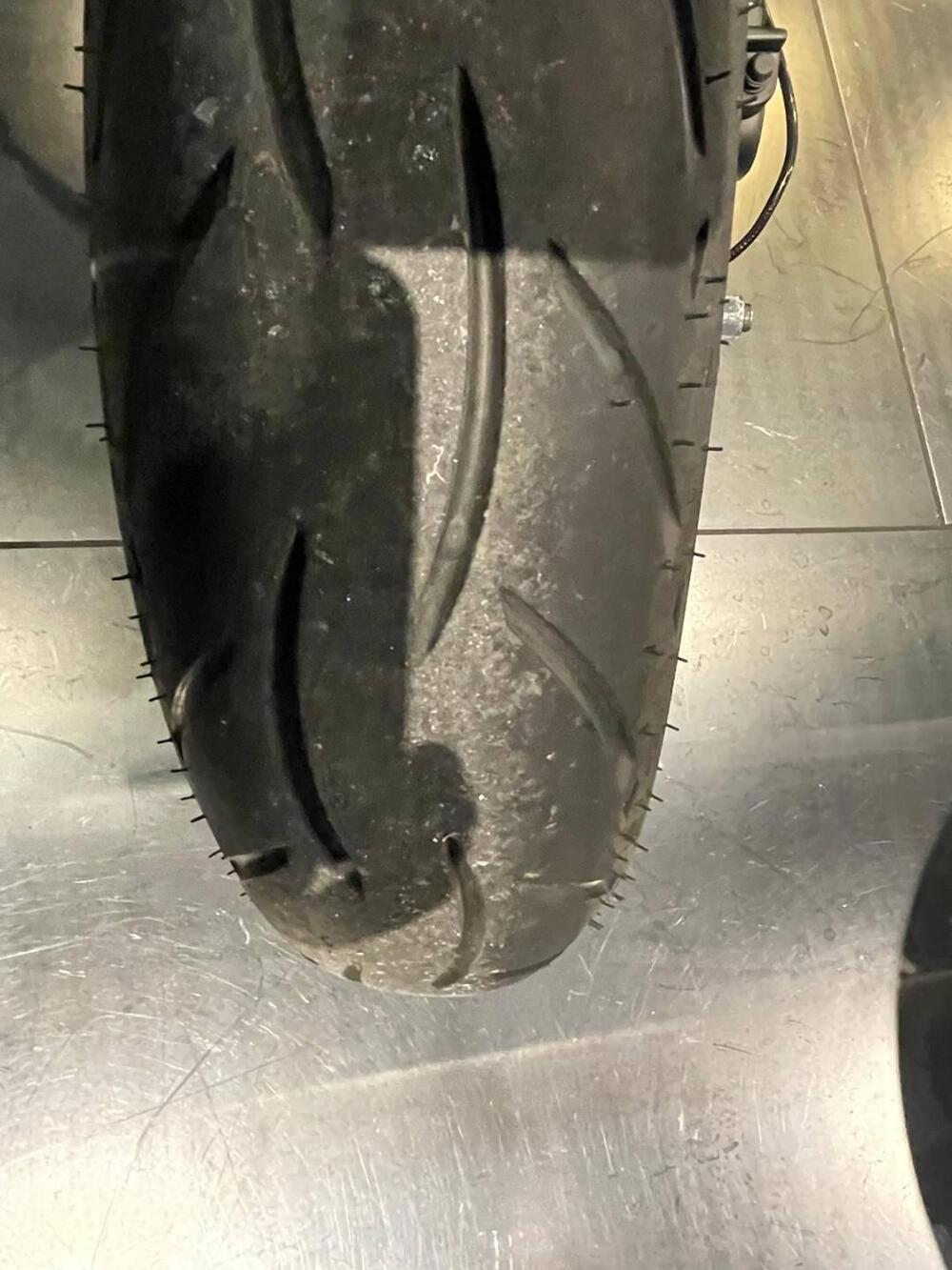 CFMOTO 300NK (2021 - 26) (3)