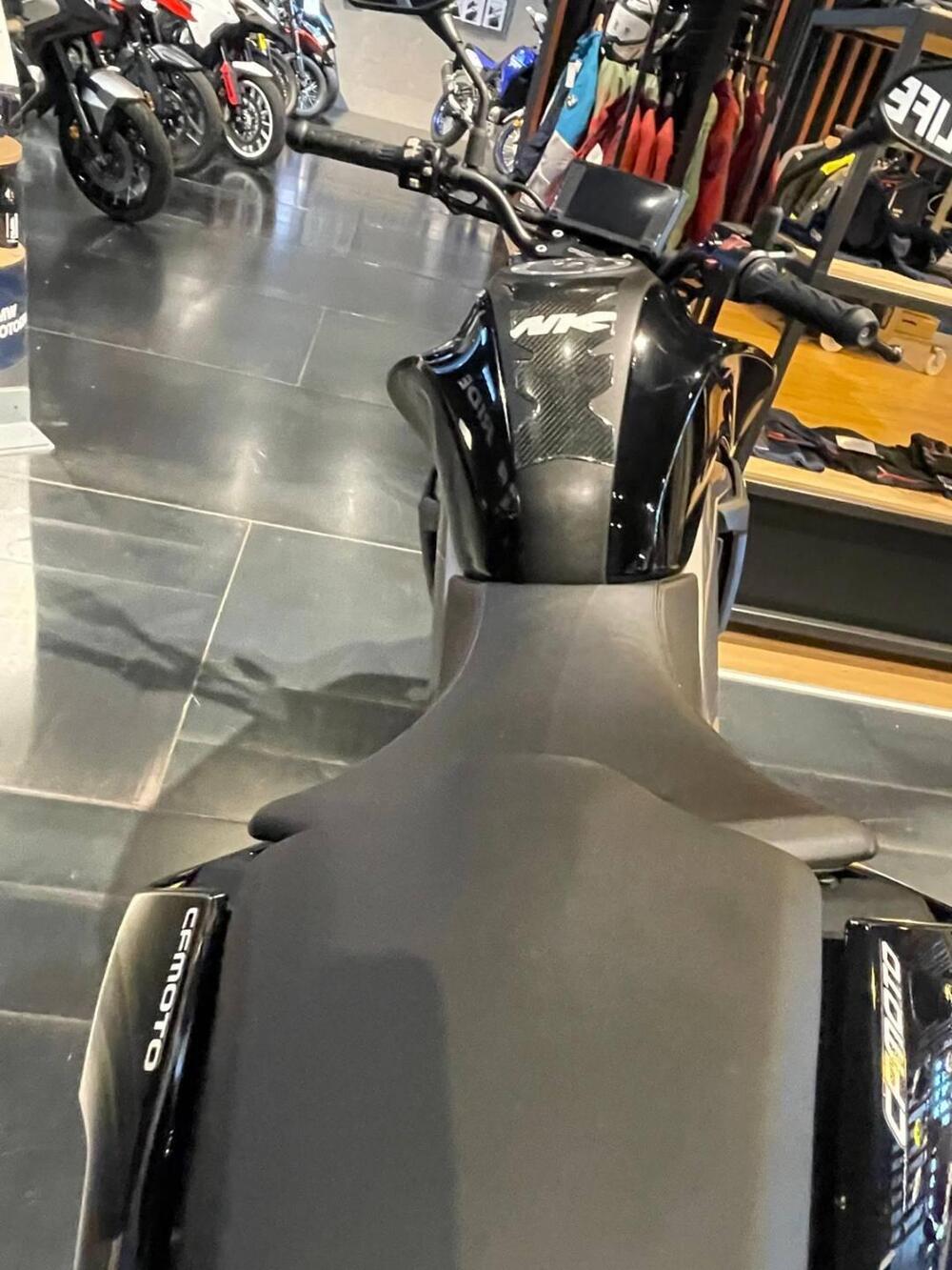 CFMOTO 300NK (2021 - 26) (4)