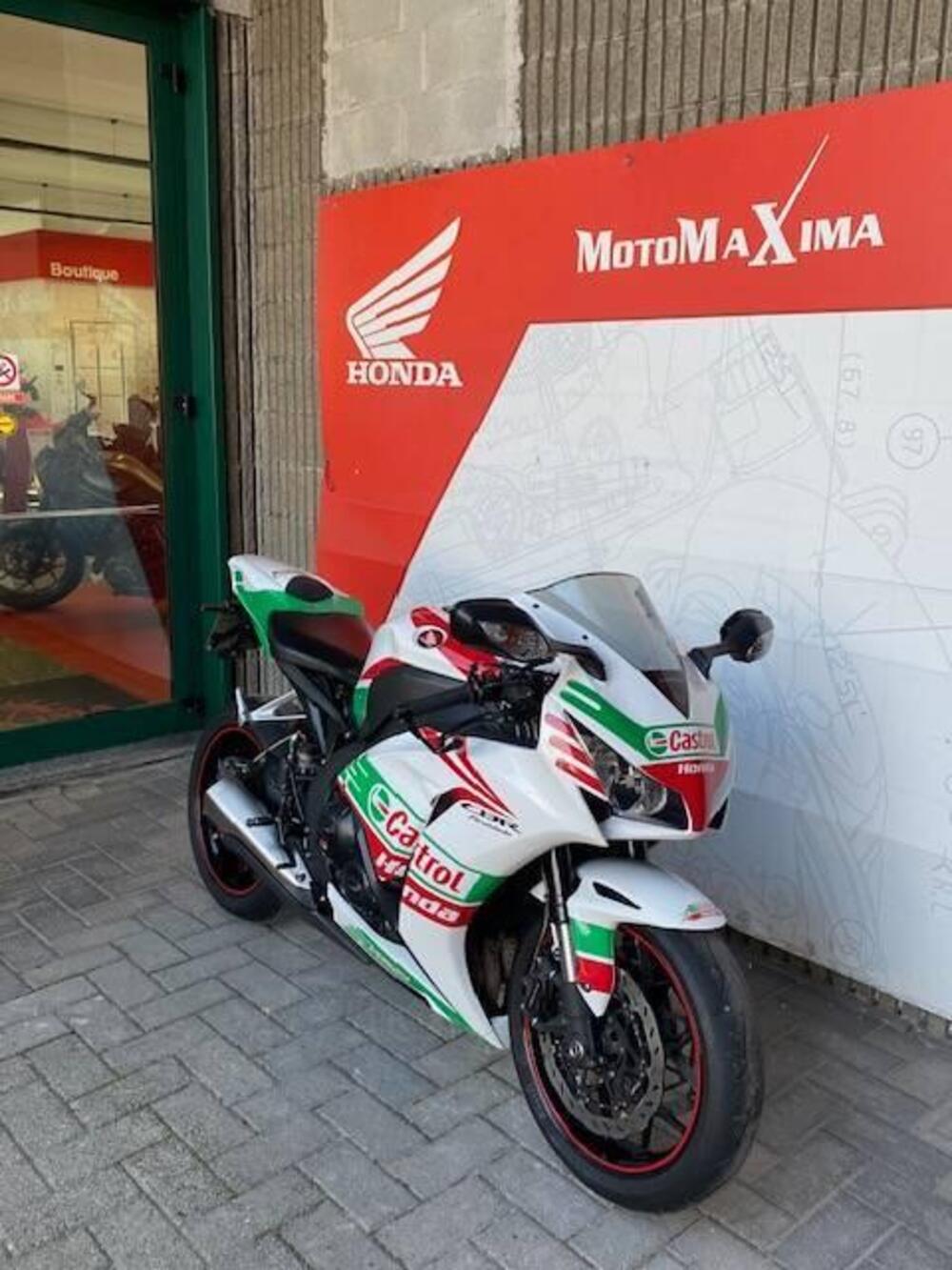 Honda CBR 1000 RR Fireblade (2012 - 16) (2)