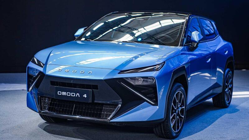 Omoda 4: la SUV cinese dal design futuristico pronta a sfidare i big europei, da circa 20.000 euro [VIDEO]
