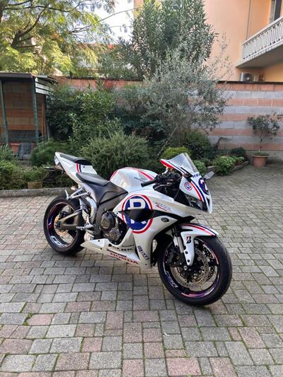 Honda CBR 600 RR (2007 - 08) usata