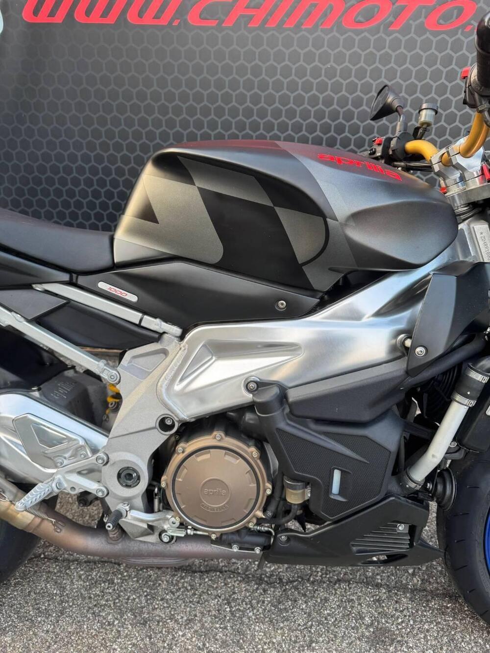 Aprilia Tuono 1000 R (2006 - 10) (9)